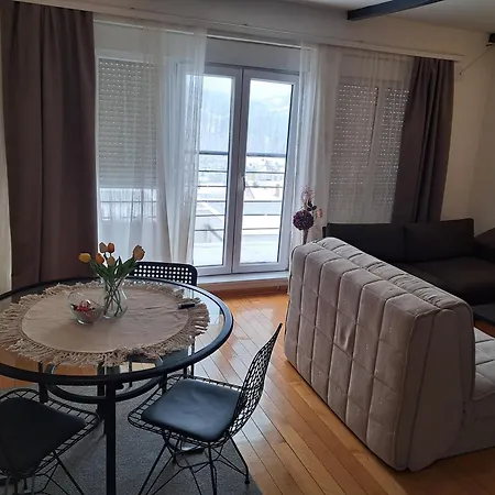 Garmani Apartment *