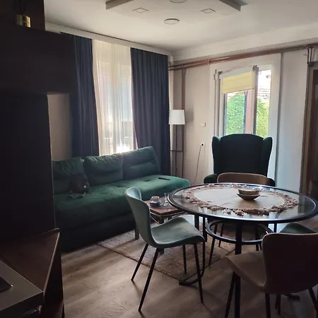 Garmani Apartman *